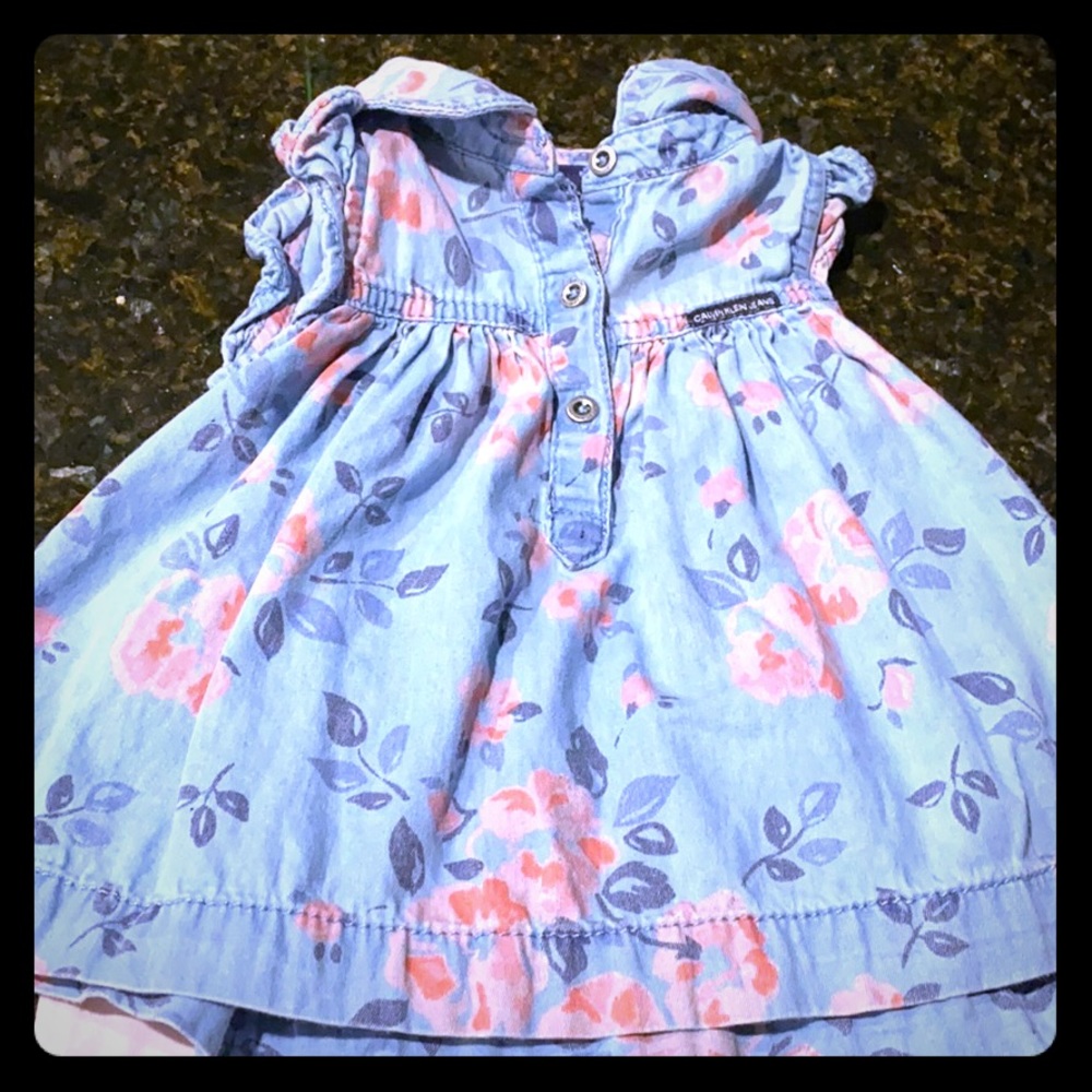 2 piece Calvin Klein Outfit. Size 3-6 months